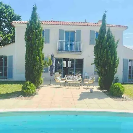 Clisson 4 Avec Piscine Privee Sur Golf Pays De Saint Gilles